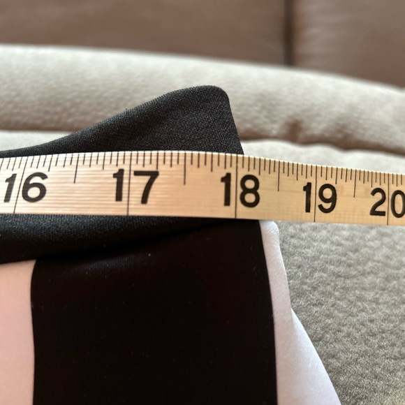 πHPπ New York & Co - fashionable skirt SZ LG- NWT - Picture 7 of 8